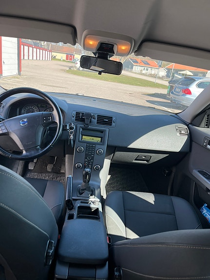 Volvo V50 4 of 5