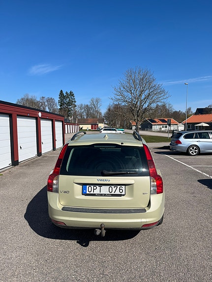 Volvo V50 3 of 5