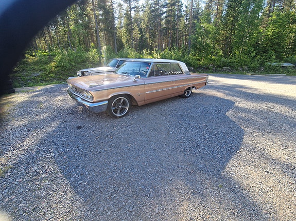 Ford Galaxie 5 of 5