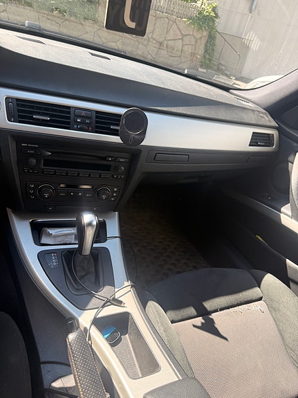 BMW 325i 9 of 11