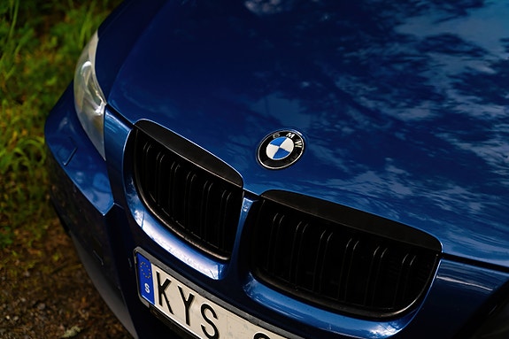 BMW 325i 3 of 11