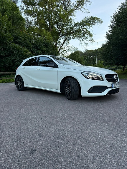 Mercedes-Benz A180 2 of 7