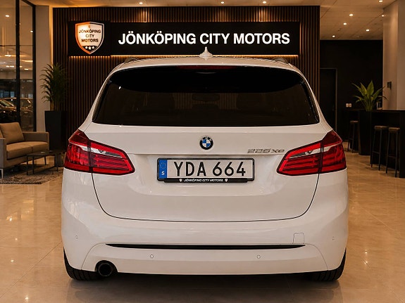 BMW 225xe 5 of 25