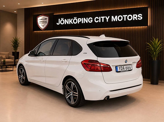 BMW 225xe 6 of 25