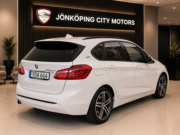 BMW 225xe 4 of 25