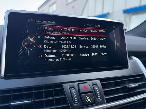 BMW 225xe 9 of 25