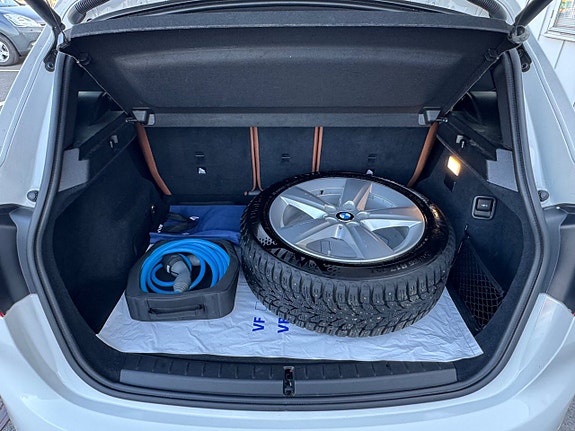 BMW 225xe 22 of 25