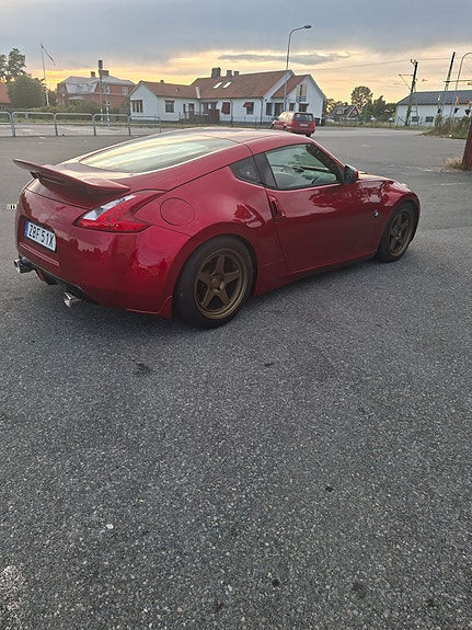Nissan 370z 3 of 4