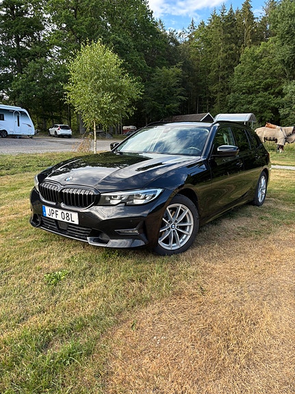 BMW 320d 2 of 7