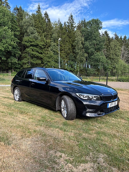 BMW 320d 4 of 7