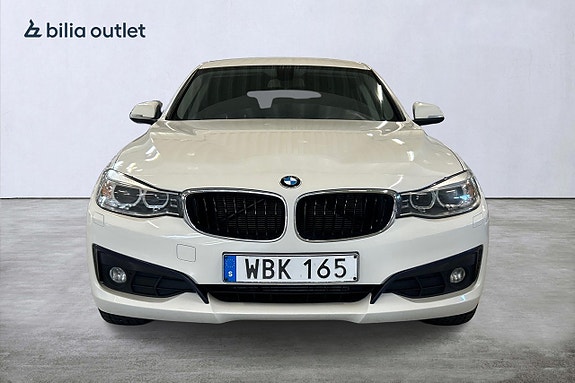 BMW 320d 3 of 5