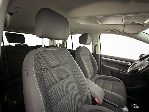 Volkswagen Touran 19 of 29