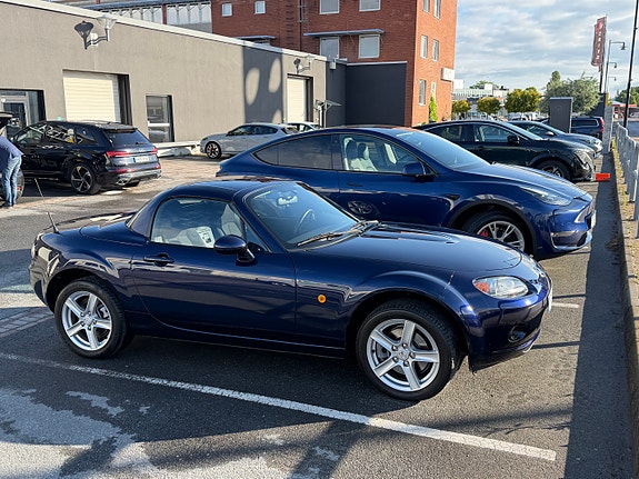 Mazda MX-5 4 of 9