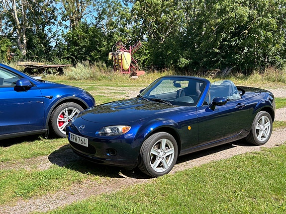 Mazda MX-5 7 of 9