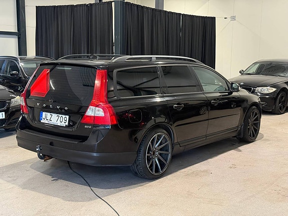 Volvo V70 3 of 6