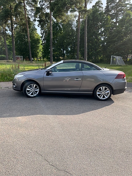 Renault Megane III 2 of 5