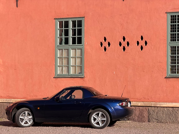 Mazda MX-5 2 of 5