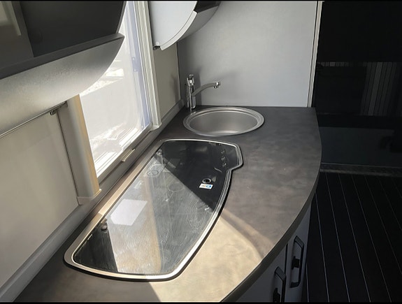 Knaus W05 480 QL Sport & Fun Black Edition 2022 | Solceller | Inverter Specialanpassad med lastramp för MC/rullstol 13 of 20