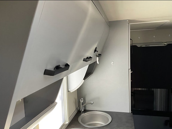 Knaus W05 480 QL Sport & Fun Black Edition 2022 | Solceller | Inverter Specialanpassad med lastramp för MC/rullstol 12 of 20