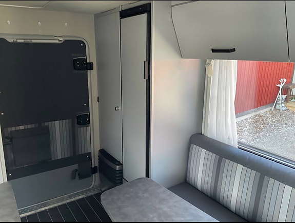 Knaus W05 480 QL Sport & Fun Black Edition 2022 | Solceller | Inverter Specialanpassad med lastramp för MC/rullstol 9 of 20