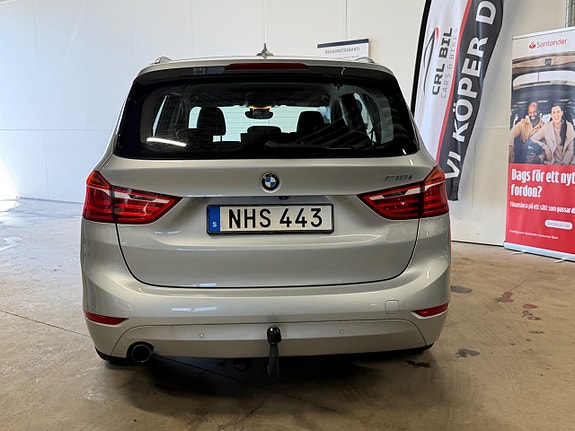 BMW 218i 14 of 20