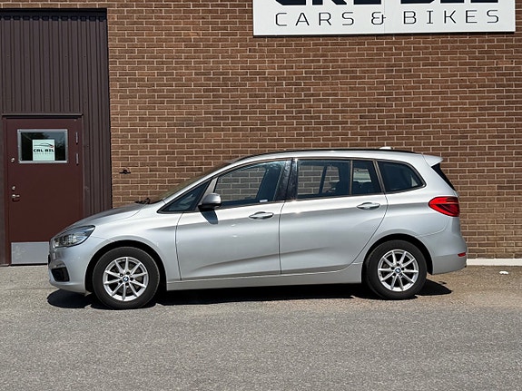 BMW 218i 2 of 5