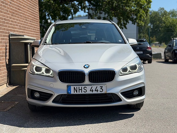 BMW 218i 5 of 5