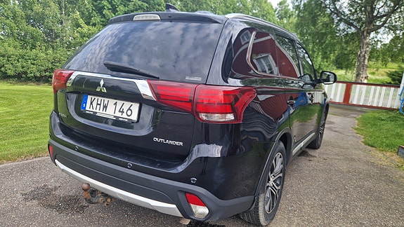 Mitsubishi Outlander 3 of 5