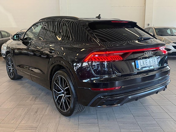 Audi Q8 3 of 27