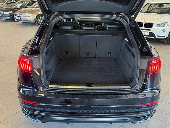 Audi Q8 13 of 27