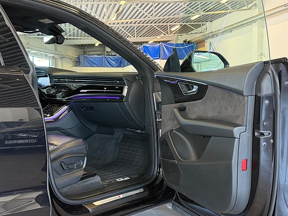 Audi Q8 16 of 27
