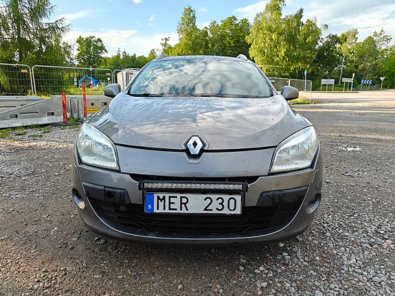 Renault Megane III 3 of 5