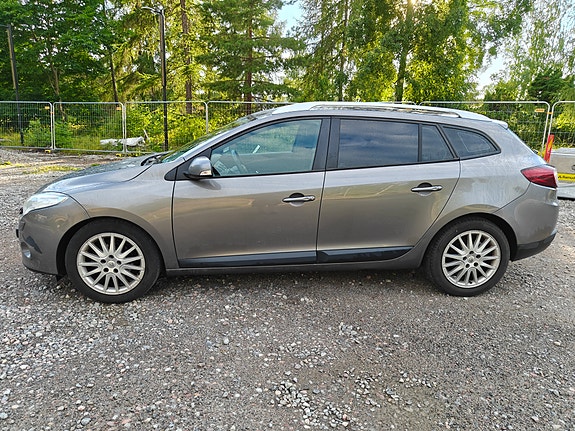 Renault Megane III 2 of 5