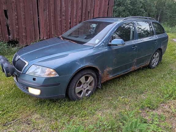Skoda Octavia 2 of 4