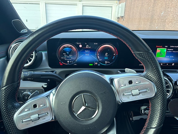 Mercedes-Benz CLA250 e 9 of 11