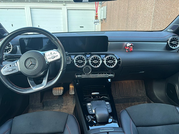 Mercedes-Benz CLA250 e 7 of 11