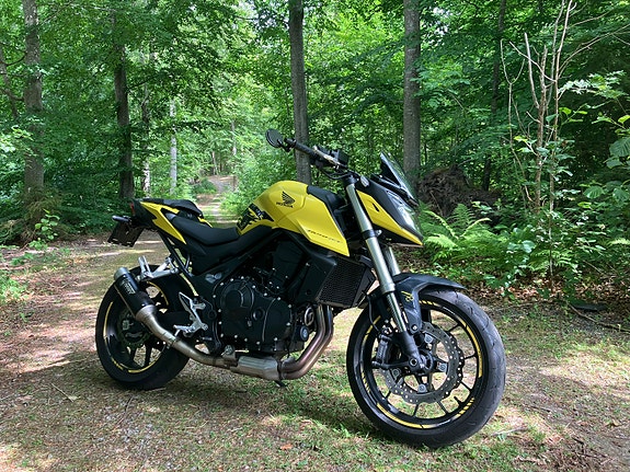 Honda CB750 (A2) 2 of 5