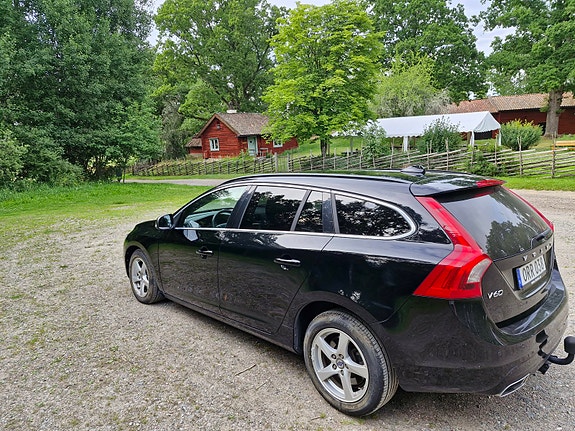 Volvo V60 3 of 5