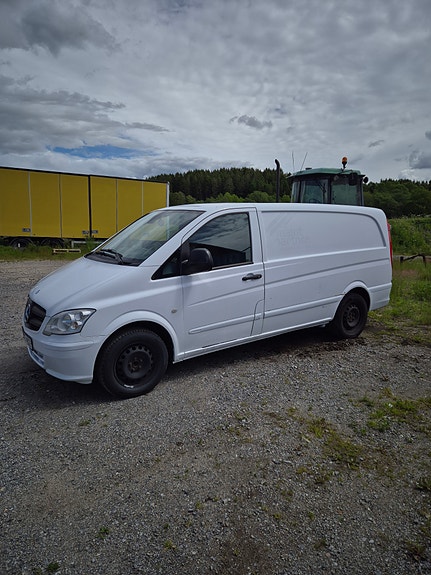 Mercedes-Benz Vito 110 2 of 5