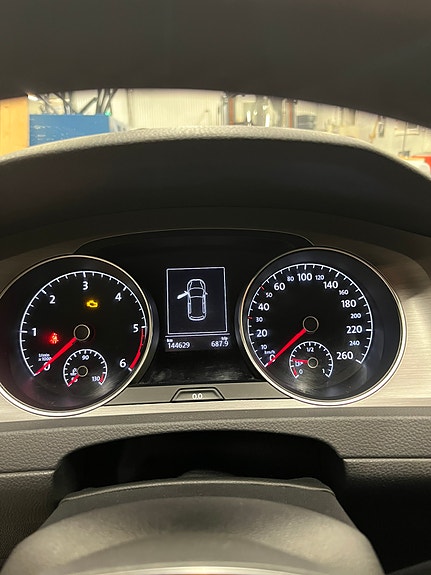 Volkswagen Golf VII 10 of 11