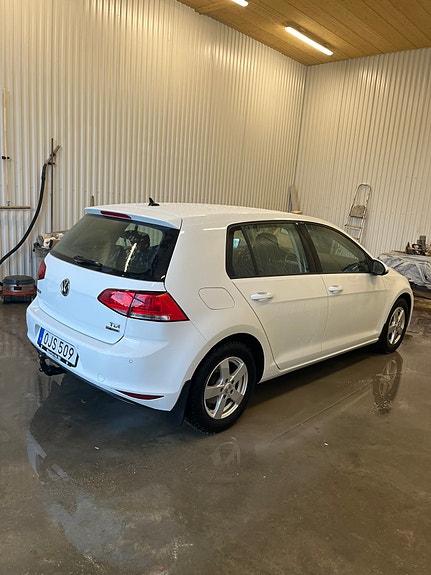 Volkswagen Golf VII 4 of 5