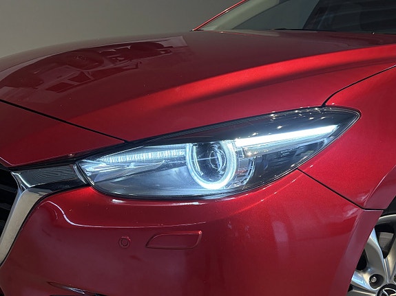 Mazda 3 3 of 5