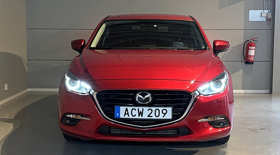 Mazda 3 4 of 5