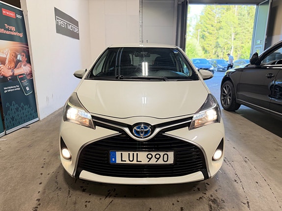 Toyota Yaris 4 of 5