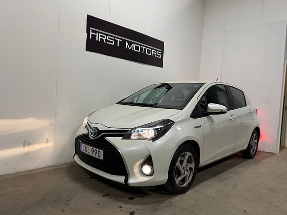 Toyota Yaris 2 of 5
