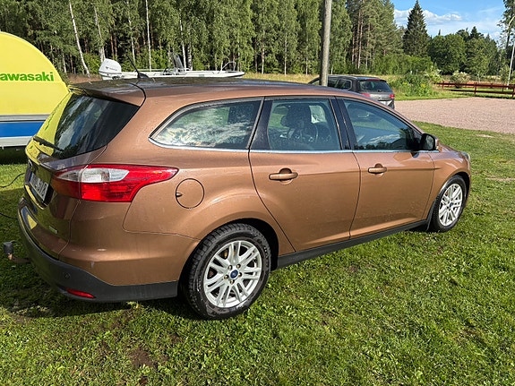 Ford Focus 2 of 5