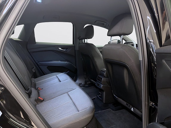 Audi Q4 e-tron 10 of 19