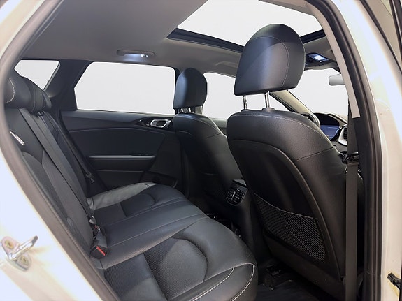 Kia Ceed 10 of 21