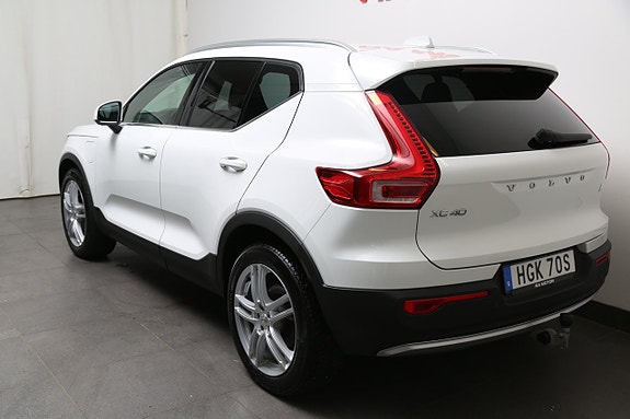 Volvo XC40 4 of 5