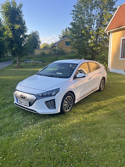 Hyundai IONIQ 3 of 5